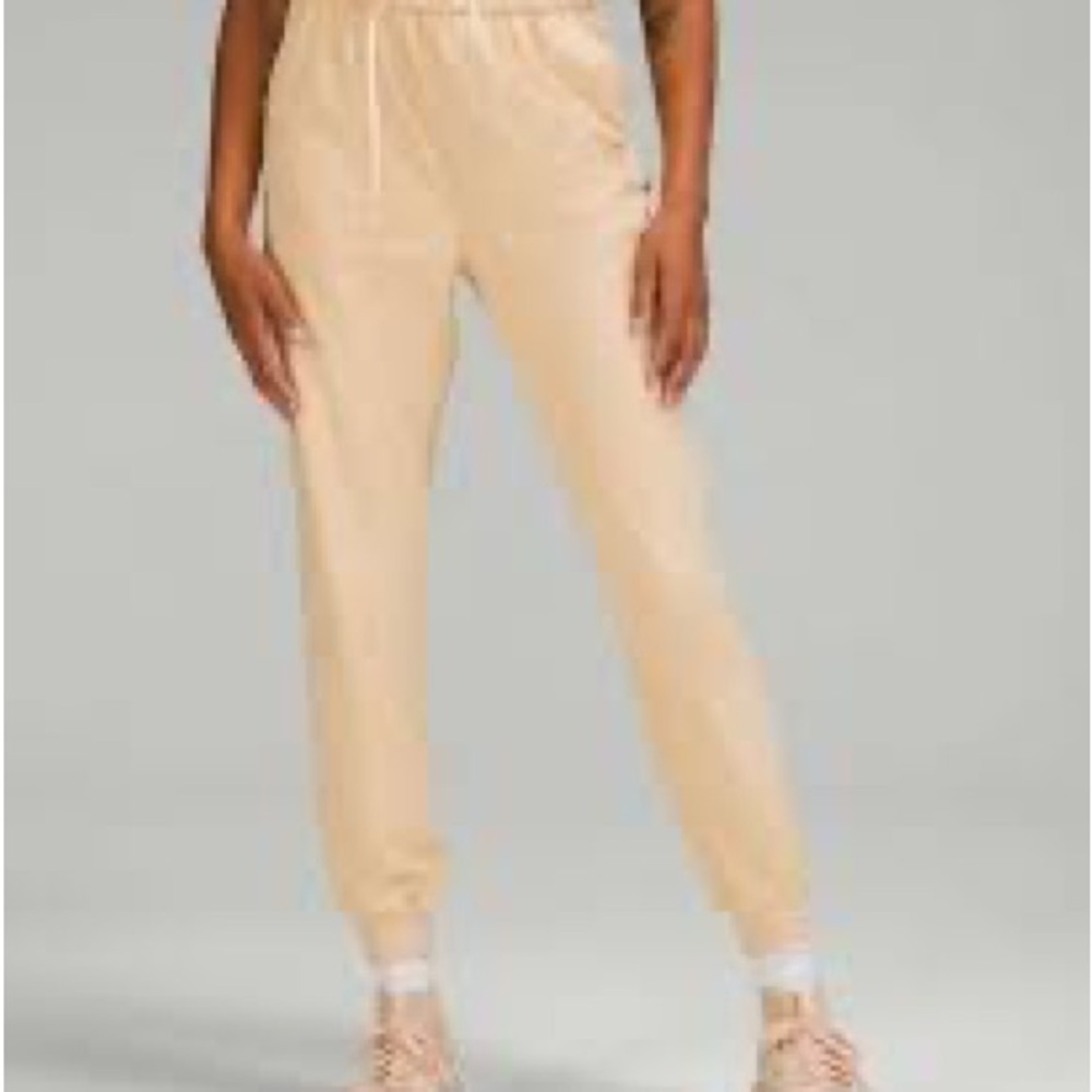 Lululemon Stretch High-Rise Jogger *Full Length
Prosecco